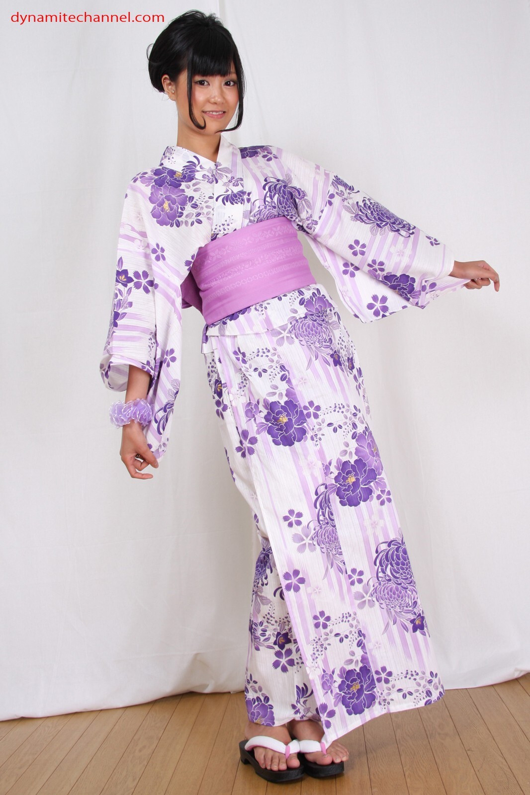 [D-CH] 2012.08.07 『琥珀うた』高清诱惑制服丝袜美女